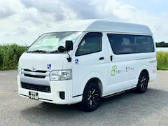 タクシー左前方から